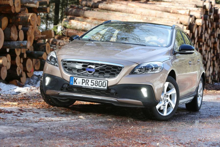  Volvo V40 T5 AWD Cross Country 2016 года  (фото 16 из 19)